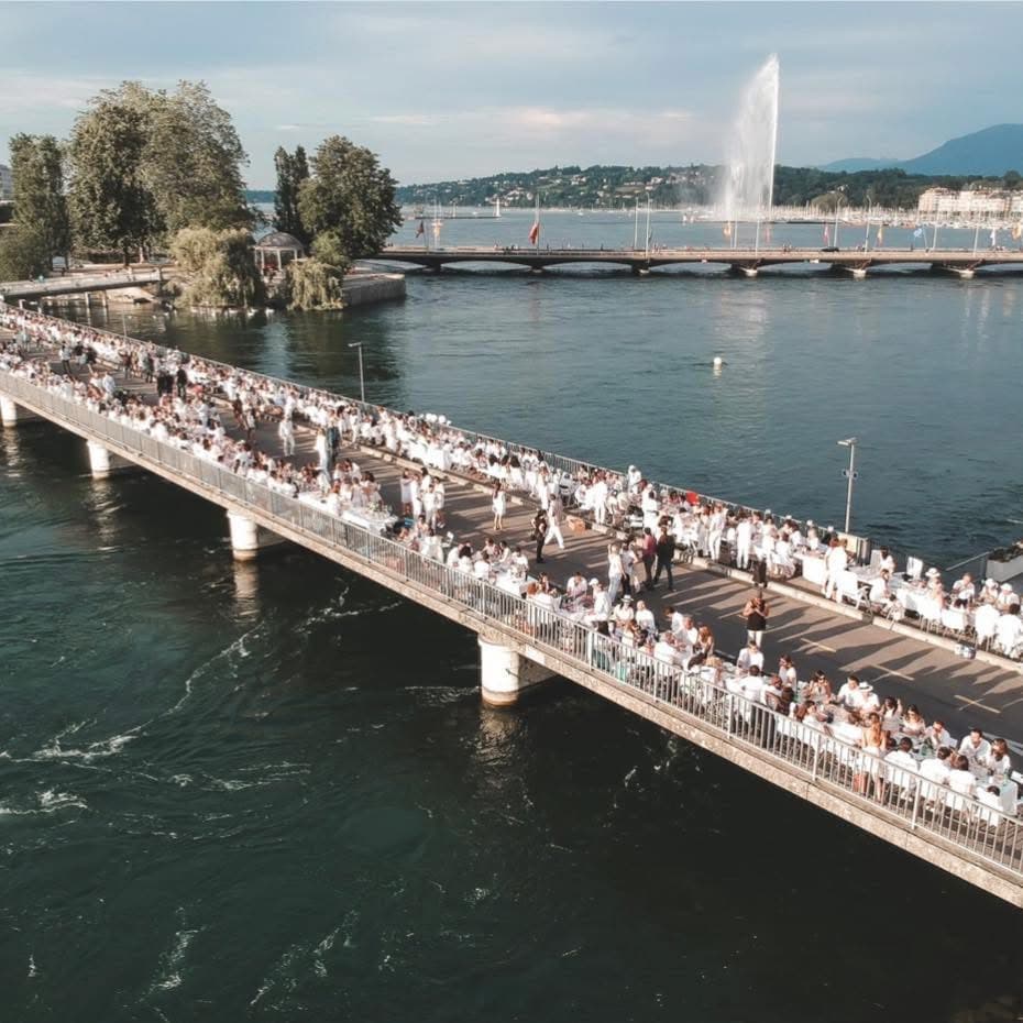 Dîner en Blanc Genève — Vue aérienne du pont